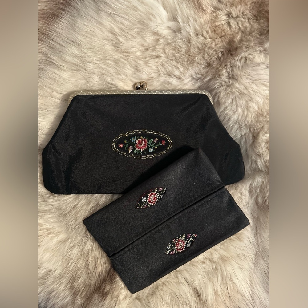 Vintage pouch and tissue holder